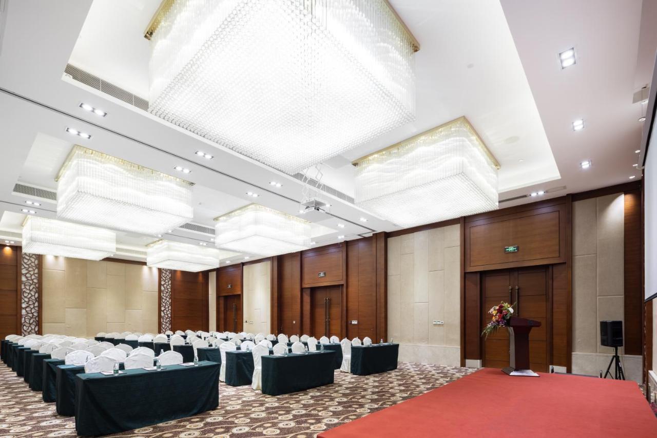 Sanya Seacube Holiday Hotel Екстер'єр фото